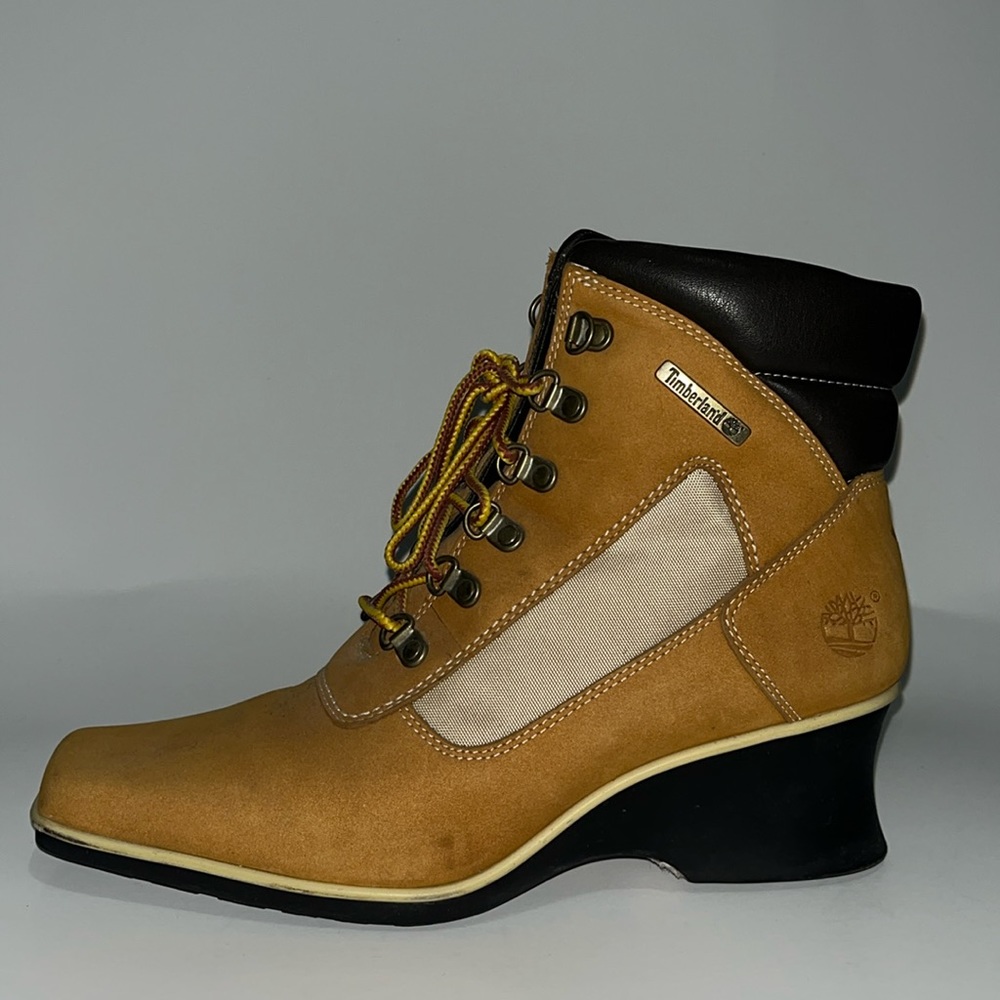 Woman’s Timberline Wedge Butter Boots 8M No Box